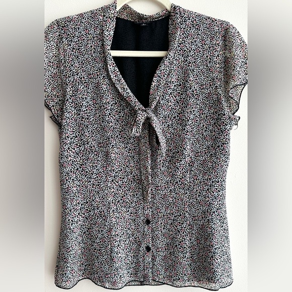 Nine West Floral Button Down Blouse, Multicolor Ribbon Tie Top, Size 6 - Picture 3 of 16